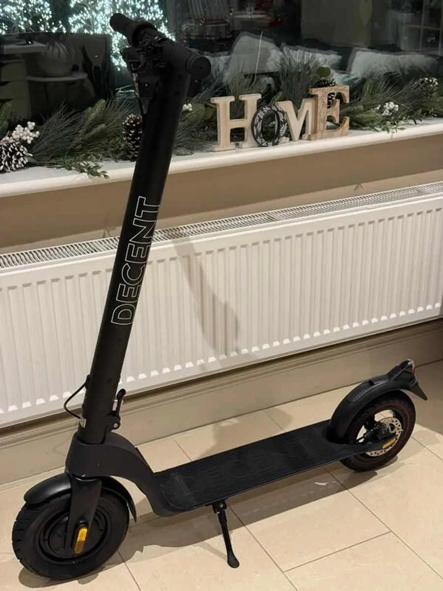 Descent One Escooter Working 100% - Mint Condition - Image 1