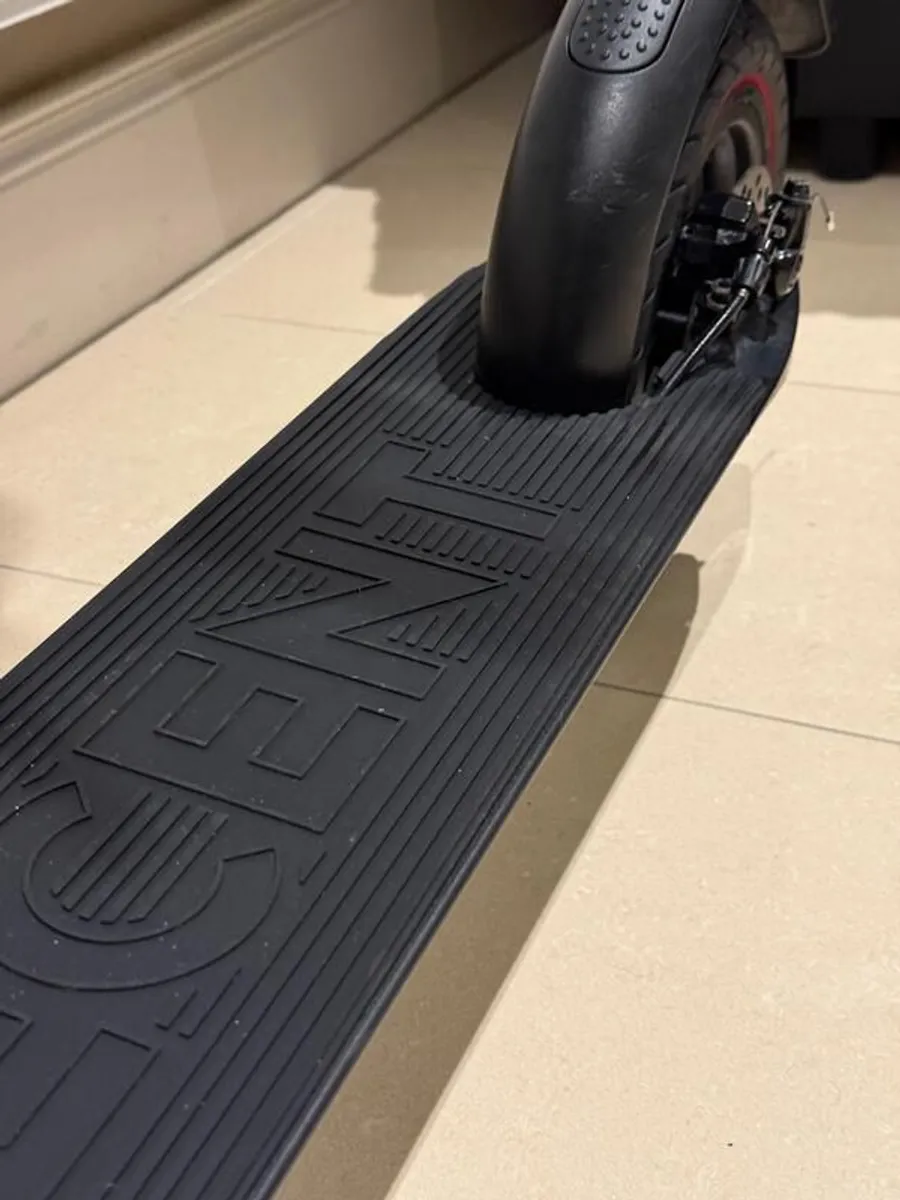 Descent One Escooter Working 100% - Mint Condition - Image 2