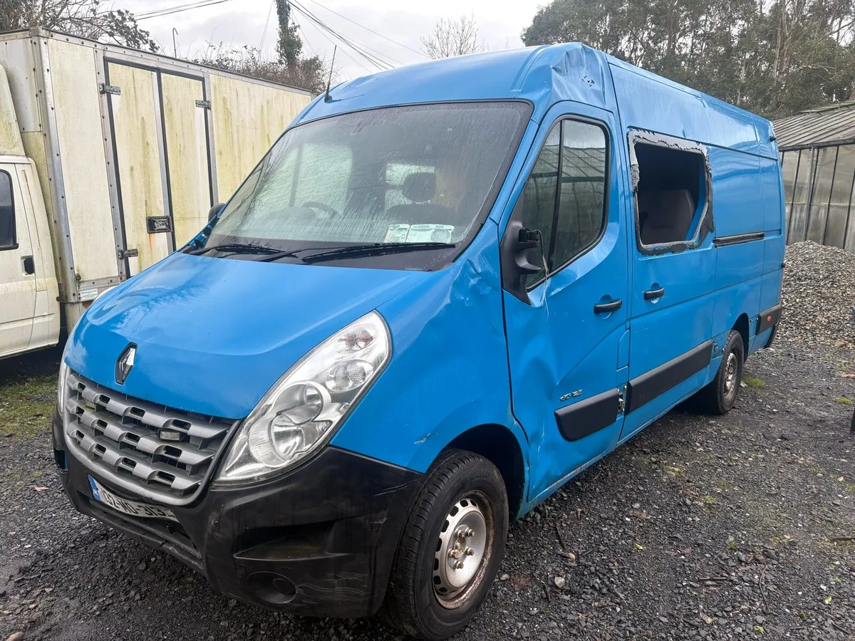 2013 Renault master crewcab - Image 2