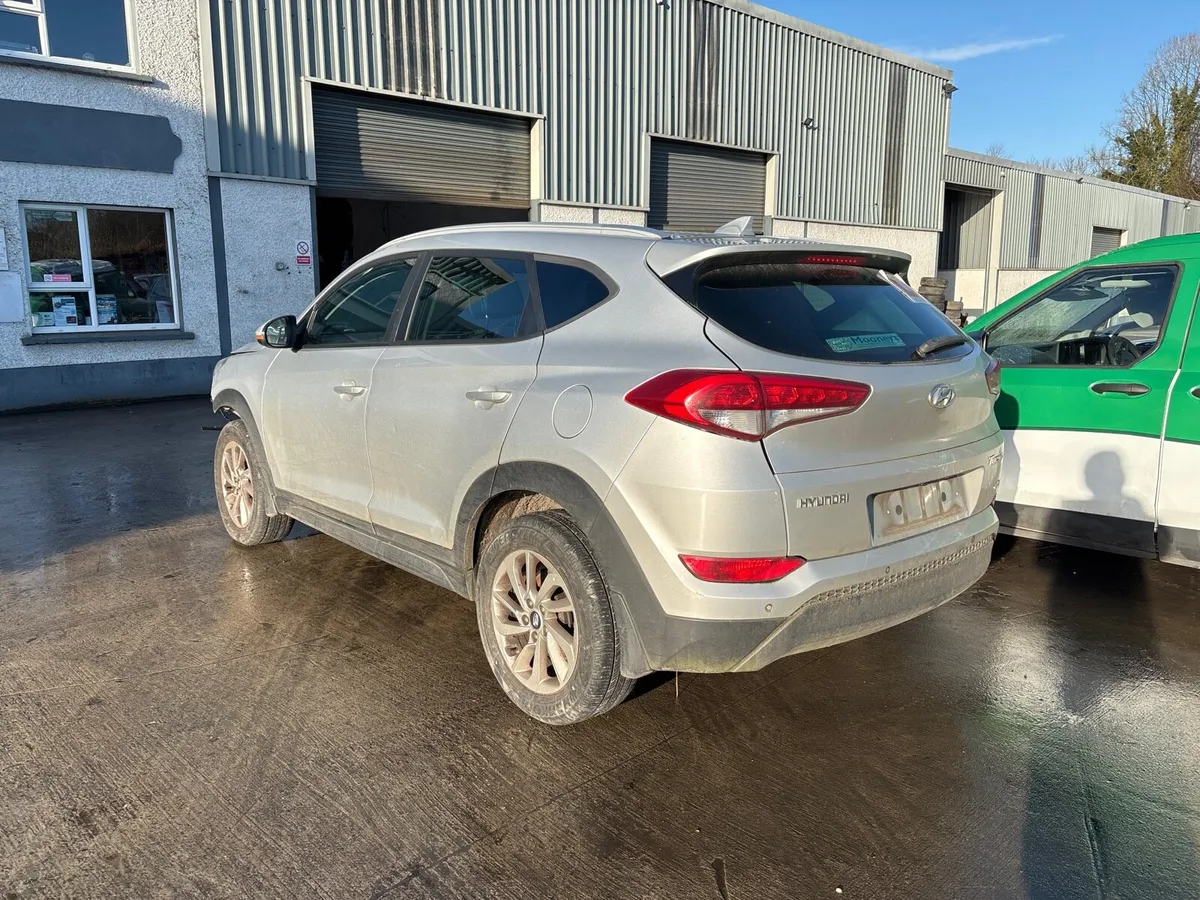 2016 Hyundai Tucson for parts - Image 3