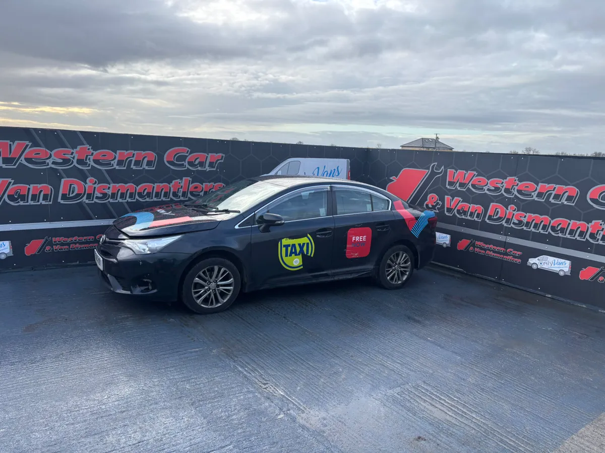 2016 Toyota Avensis 1.6 diesal for dismantling