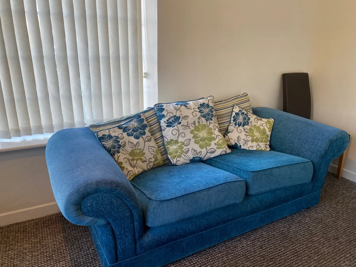 2 settees for sale - Image 1