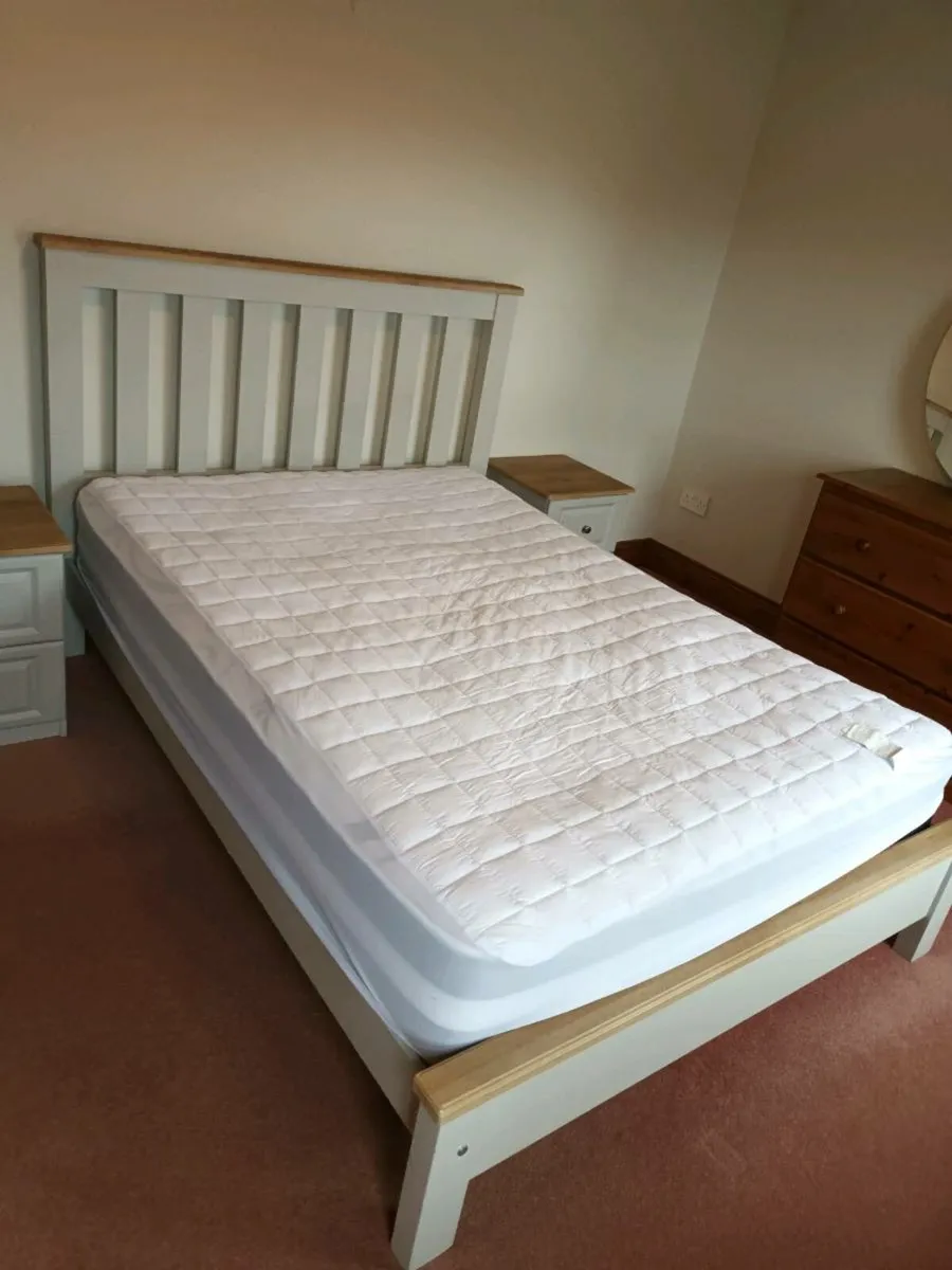 Double Bed - Image 3