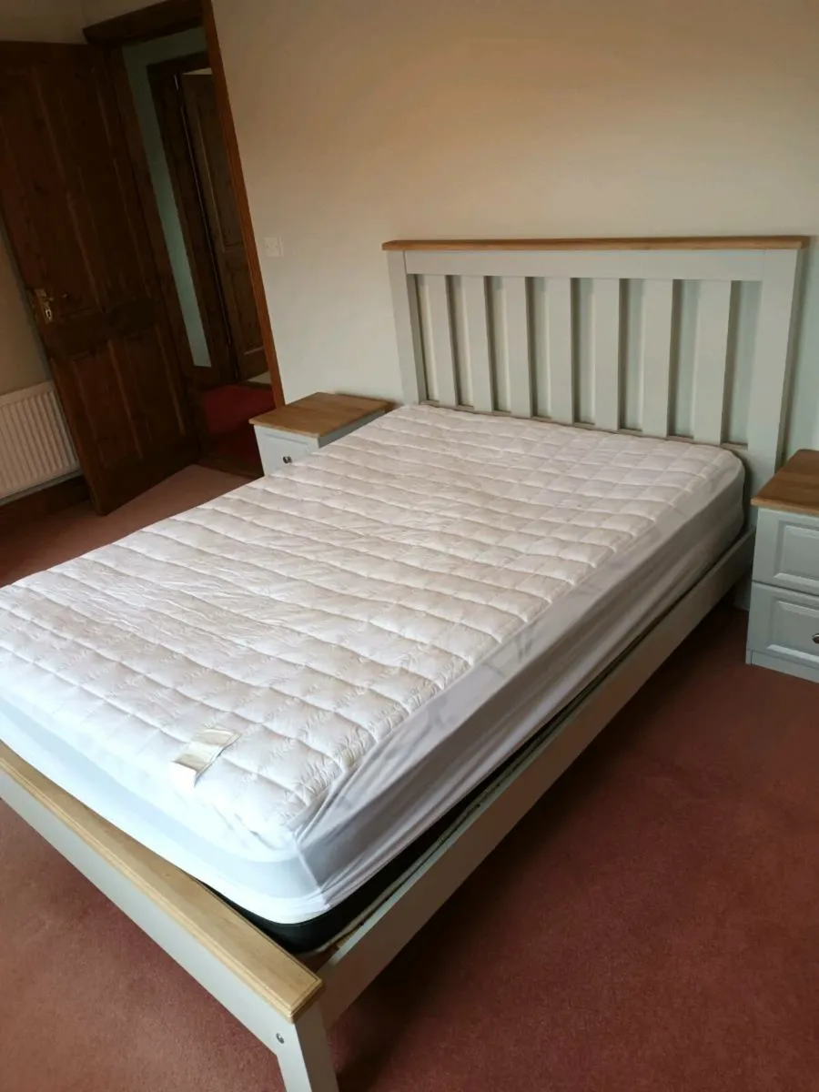Double Bed - Image 4