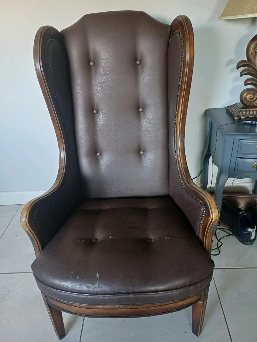 Antique armchair. - Image 3