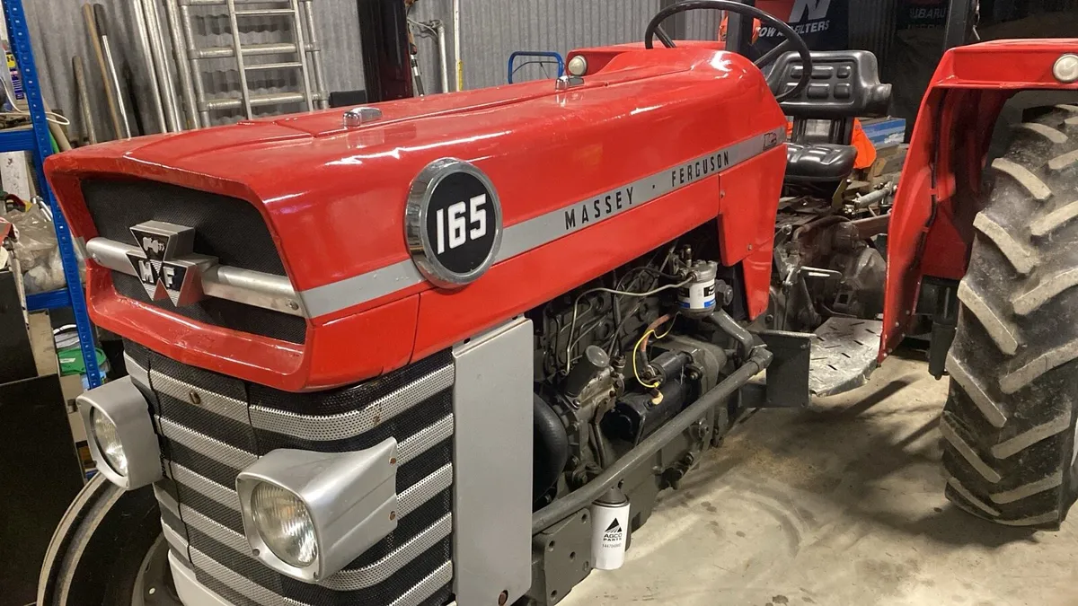 Massey 165 - Image 4