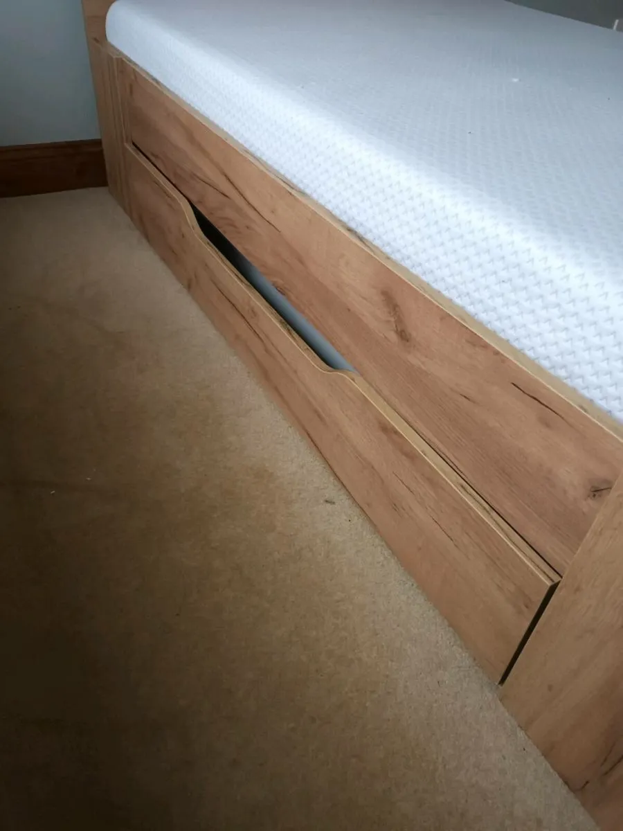 Double Bed - Image 3