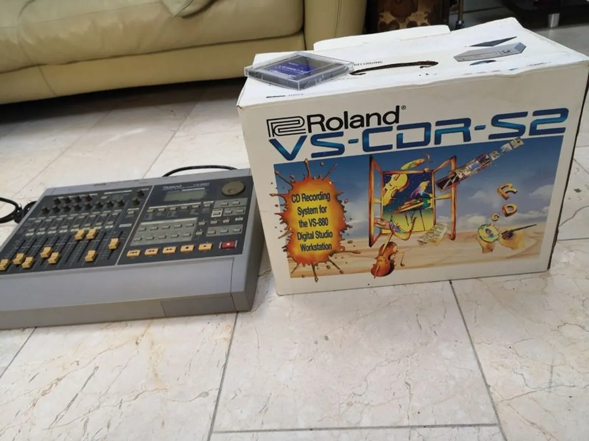 Roland VS-880 Digital Workstation with CD System - Image 1