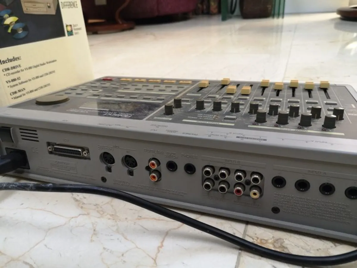 Roland VS-880 Digital Workstation with CD System - Image 2