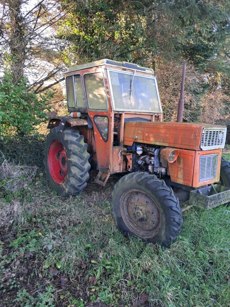 Universal tractor - Image 1