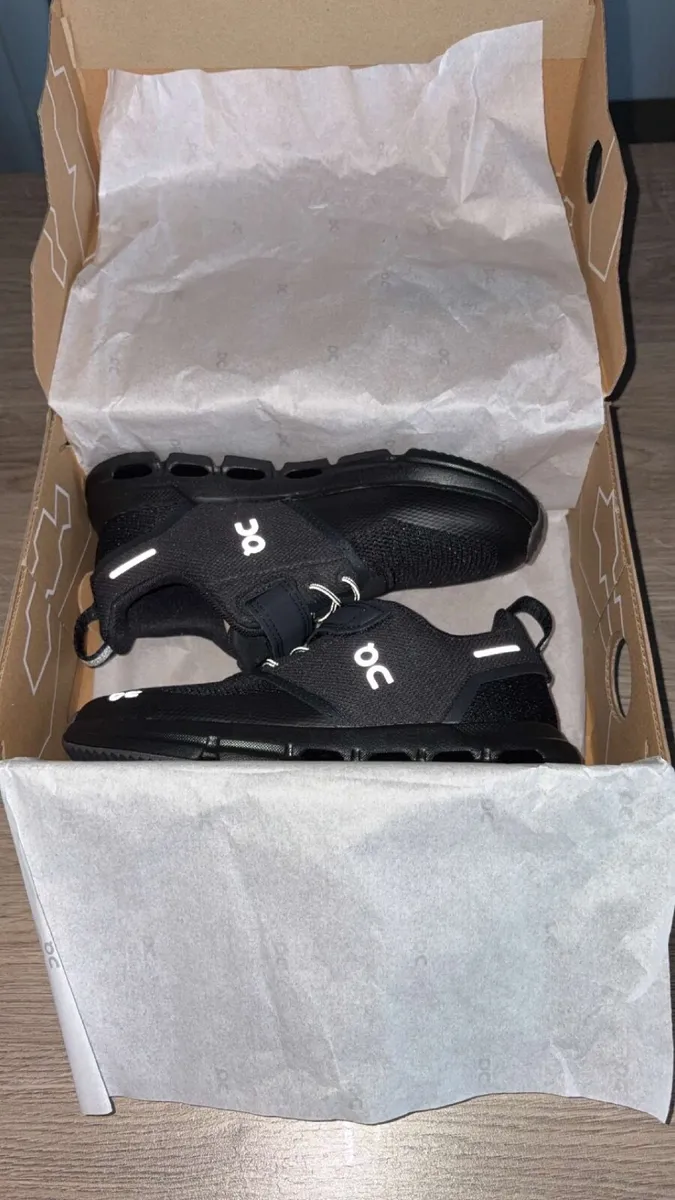 Brand new Kids on cloud shoes size uk 12 - Image 1