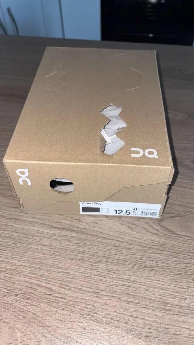 Brand new Kids on cloud shoes size uk 12 - Image 3