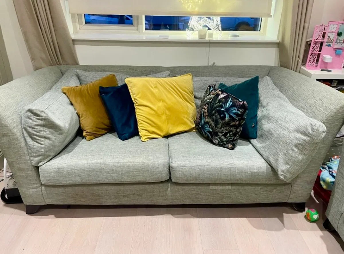 3 Seater and 2 Seater Sofa’s / Suite - Image 1