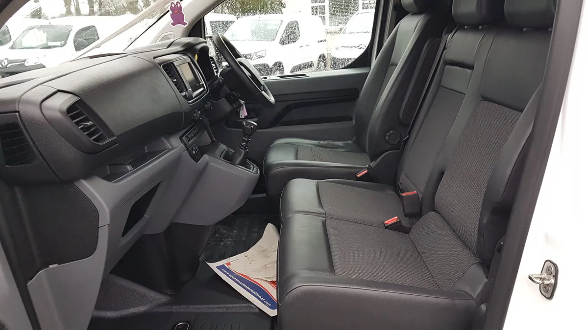 Citroen Dispatch 211D LWB AS NEW VAT INVOICE - Image 4