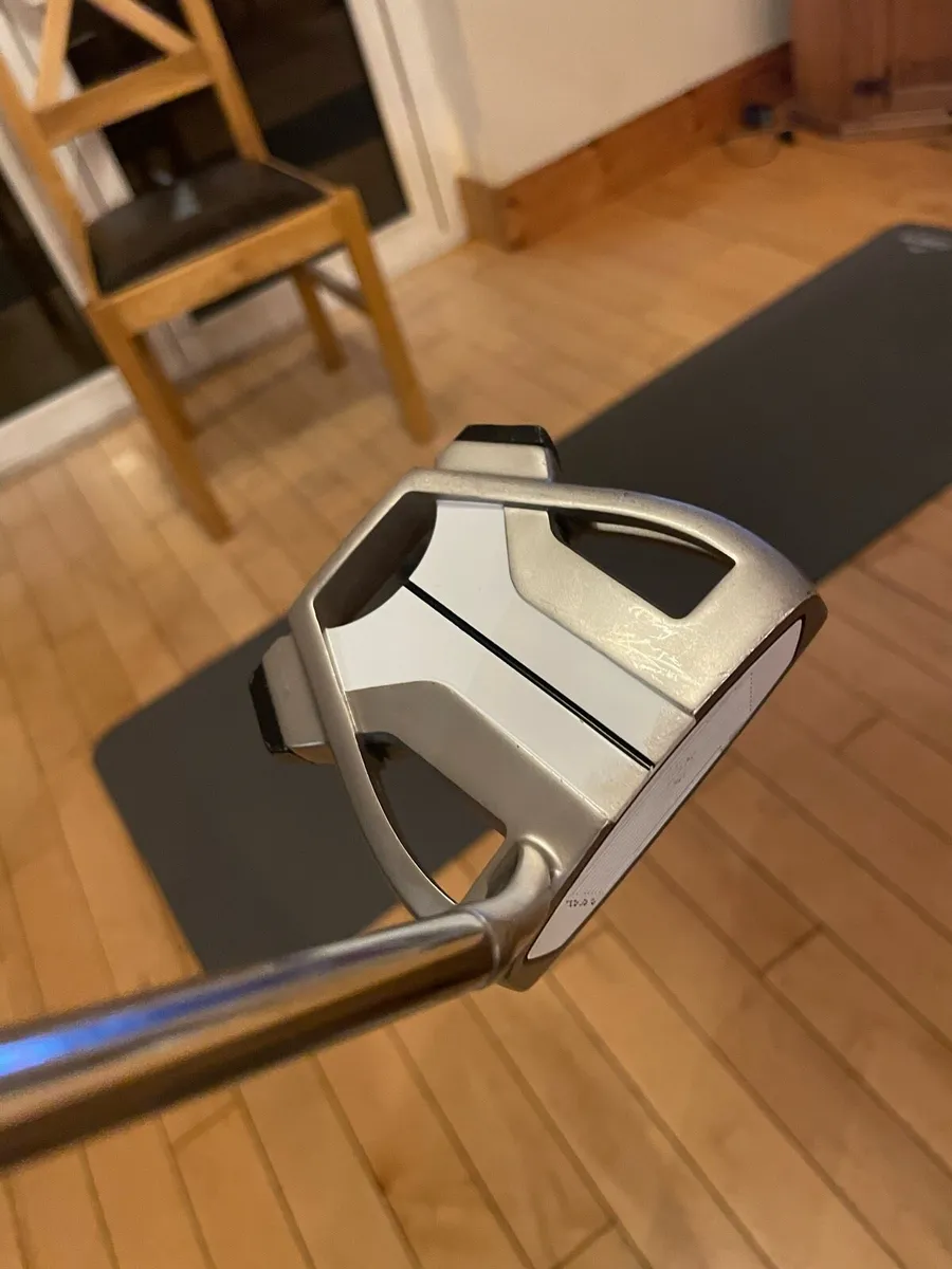 Left handed putter - Image 1