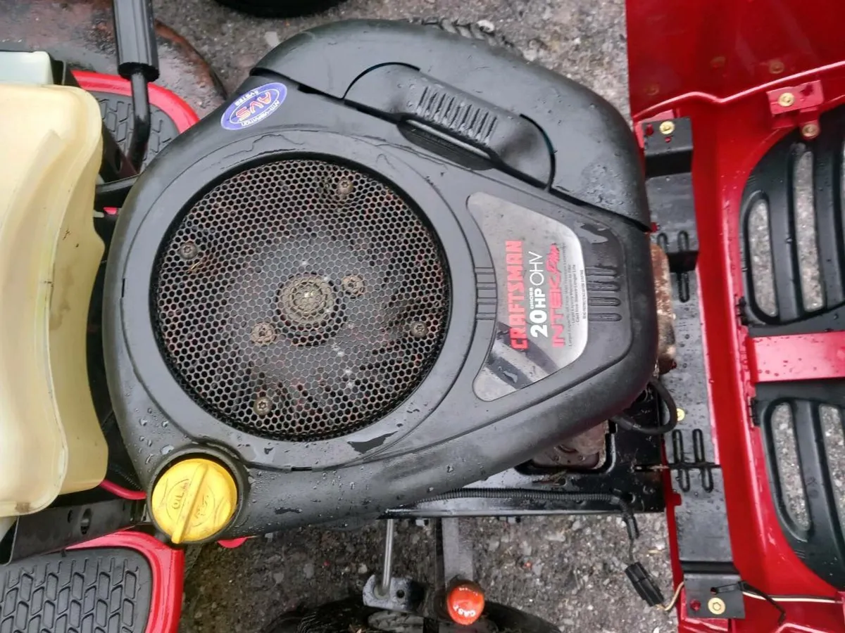 20 horsepower o.h.v briggs and Stratton engine - Image 2