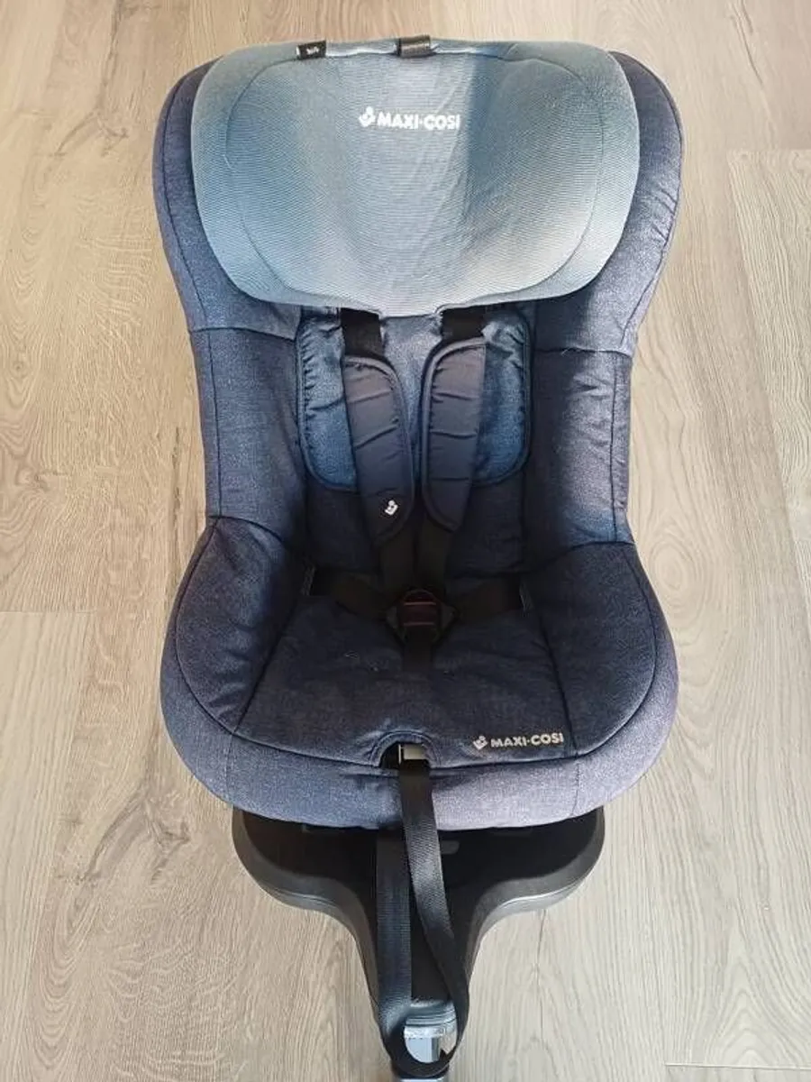 Maxi Cosi Tobifix Car Seat - Image 1