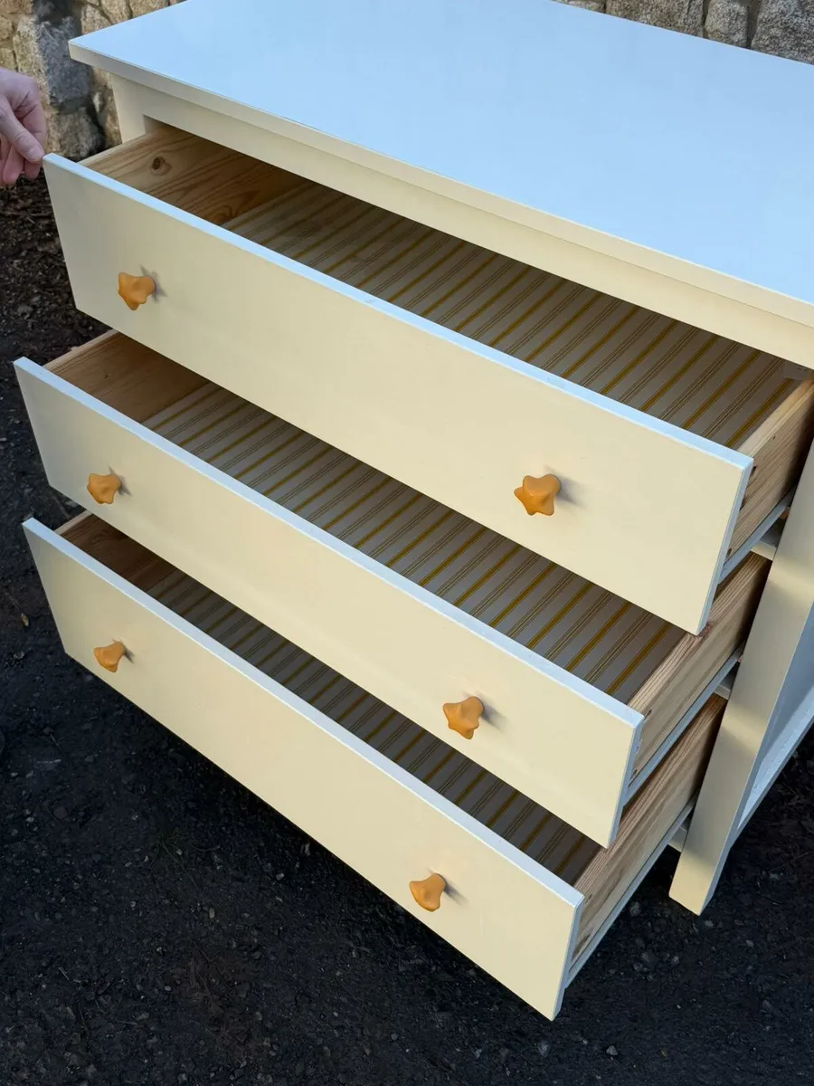 Chest of drawers - Image 2