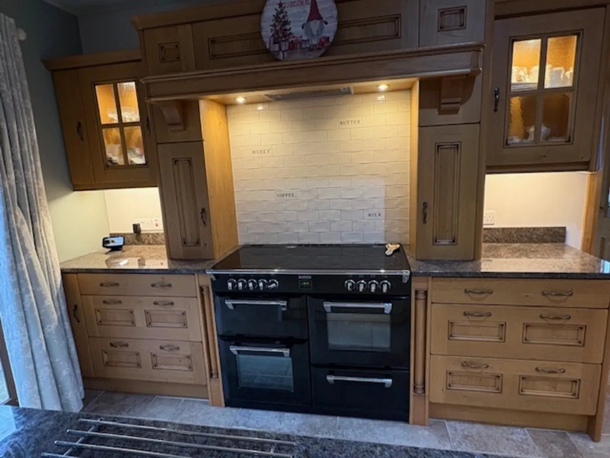 Oak Kitchen Units and Cooker - Image 1