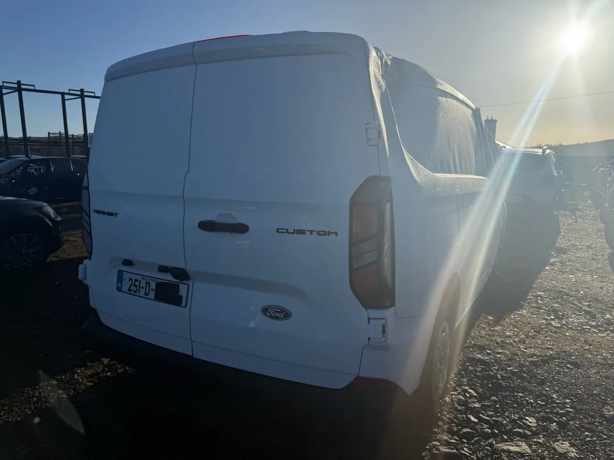 251 Ford Transit Custom - Image 4