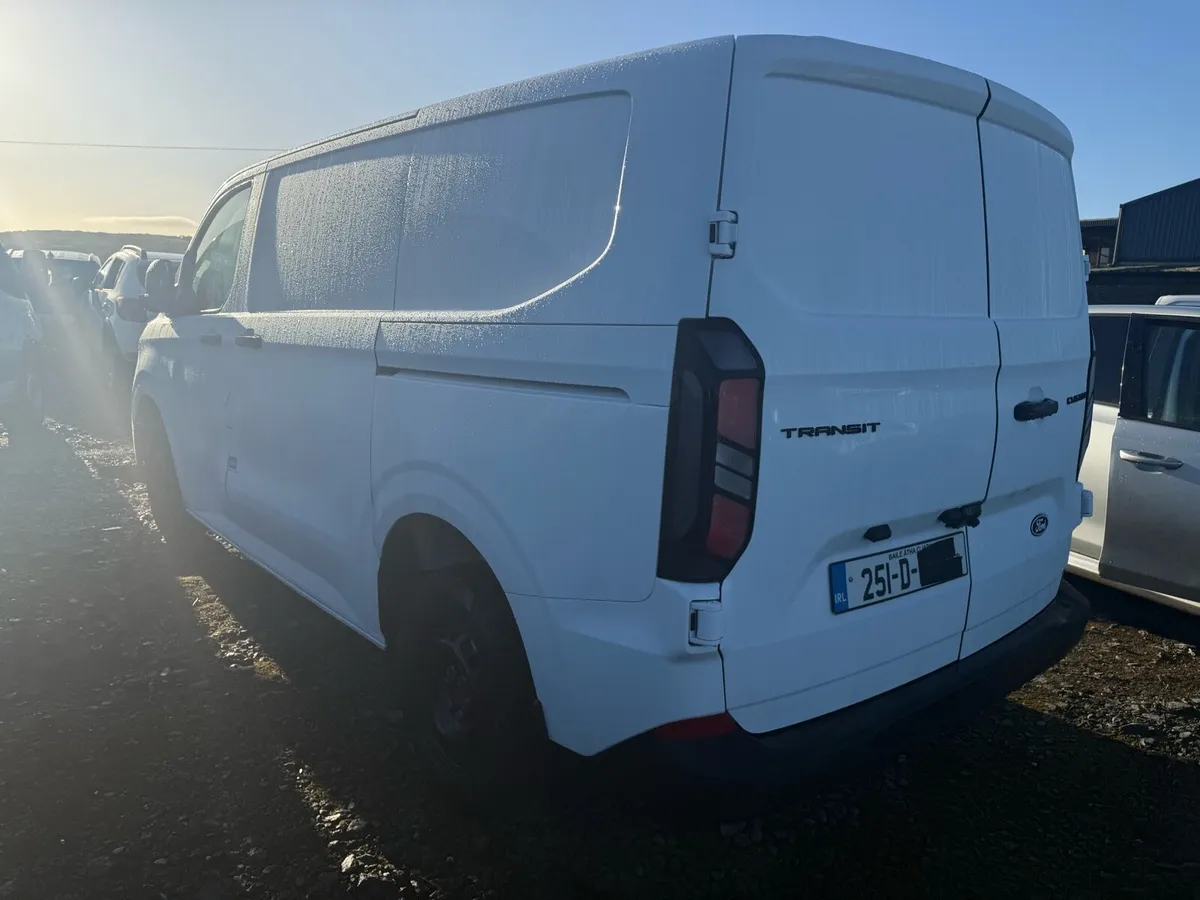 251 Ford Transit Custom - Image 3