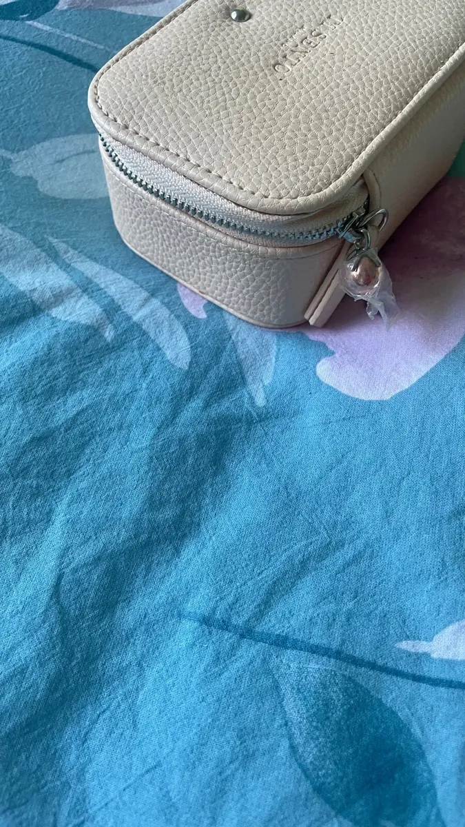 Small jewellery box by ti sento - Image 4