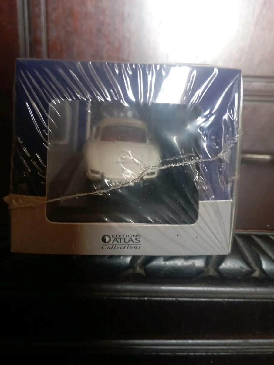 VINTAGE 1954 MERCEDES BENZ 300SL  COUPE SILVER . - Image 2