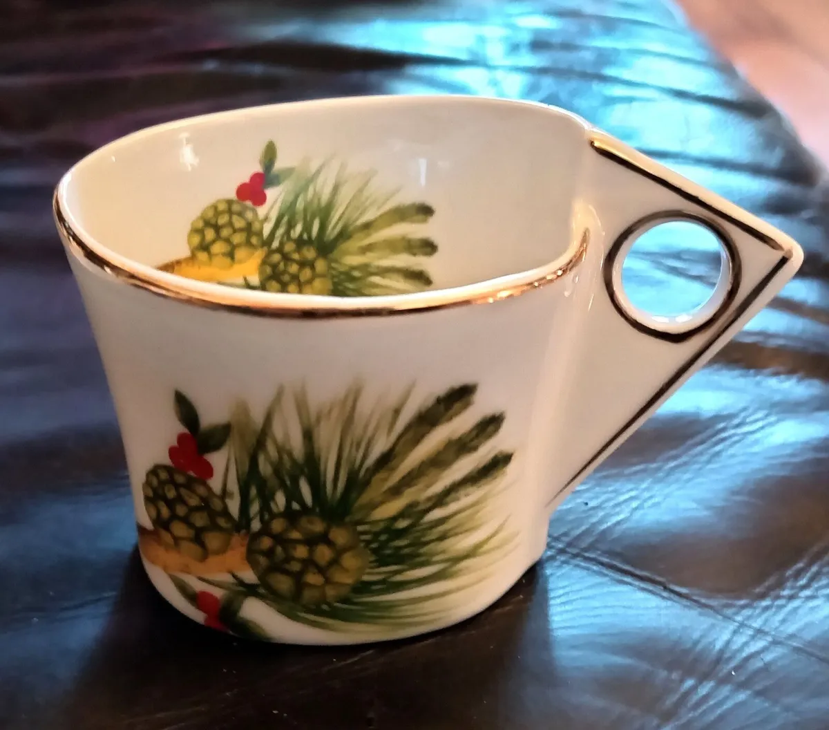 Ashford Collection Expresso Cups and Saucers - Image 4