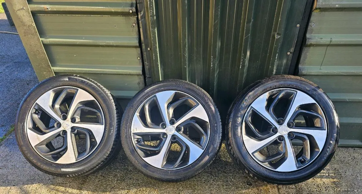 Alloy wheels - Image 1
