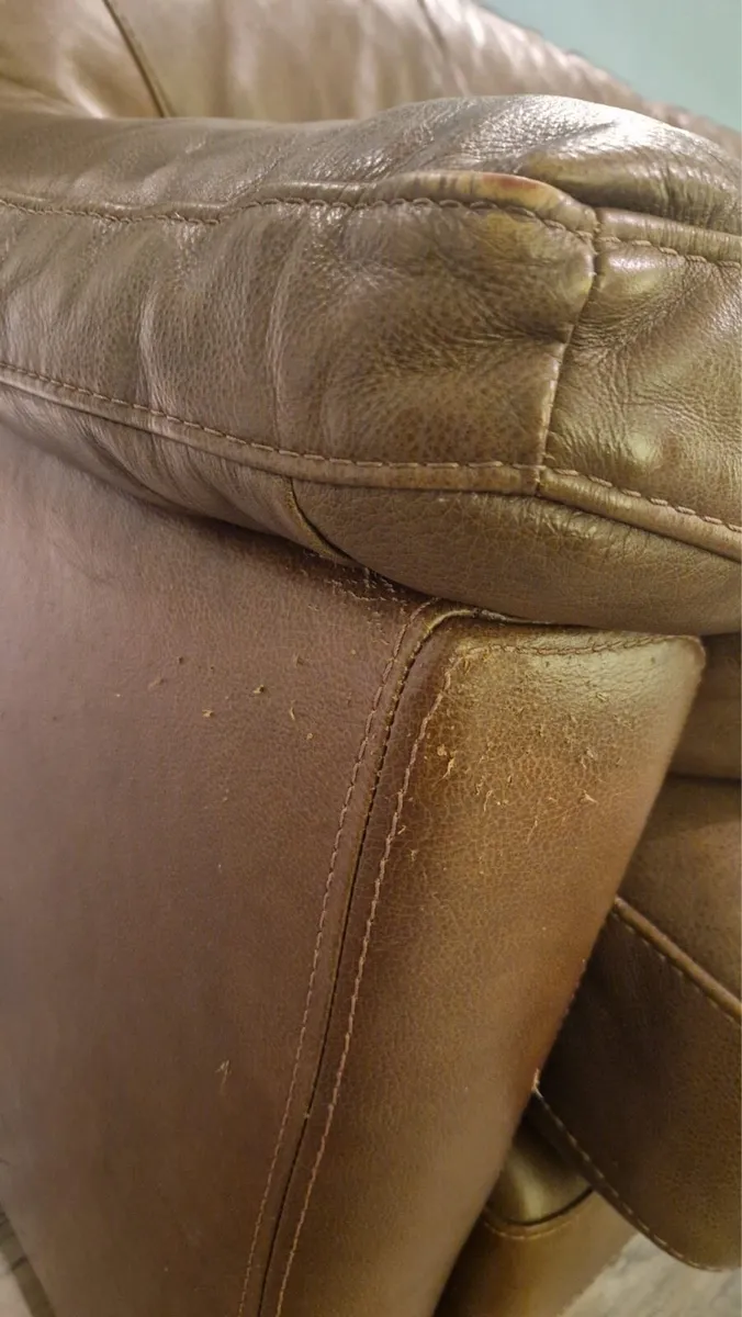 4 seater brown leather sofa - Image 4