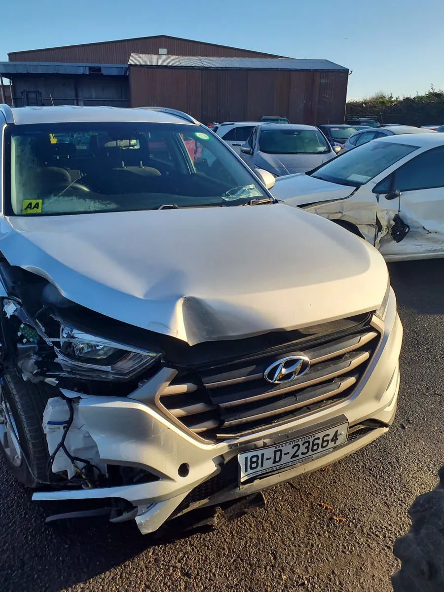 Hyundai Tucson 2018 light damage - Image 1