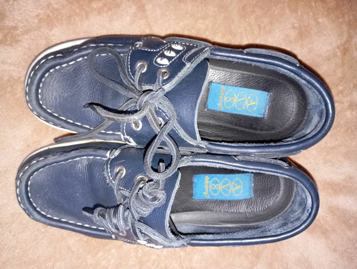 Girls shoes - Image 1