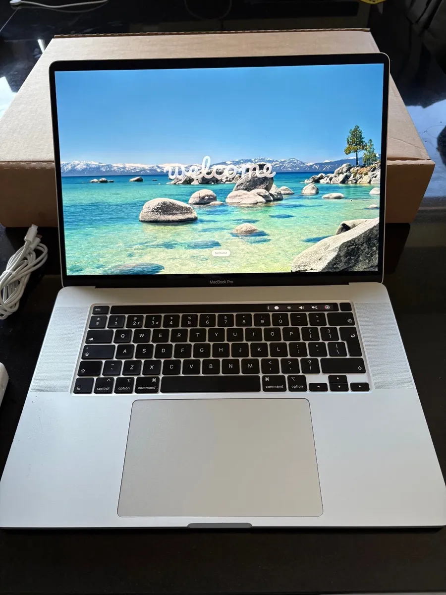 As New 16" Apple Macbook Pro Tahoe Os 512gb Ssd,16 - Image 3