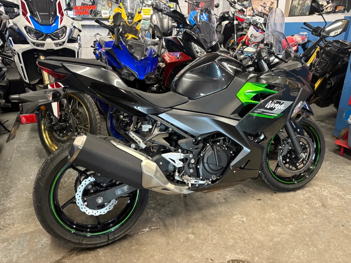 2024 Kawasaki Ninja 400. - Image 3
