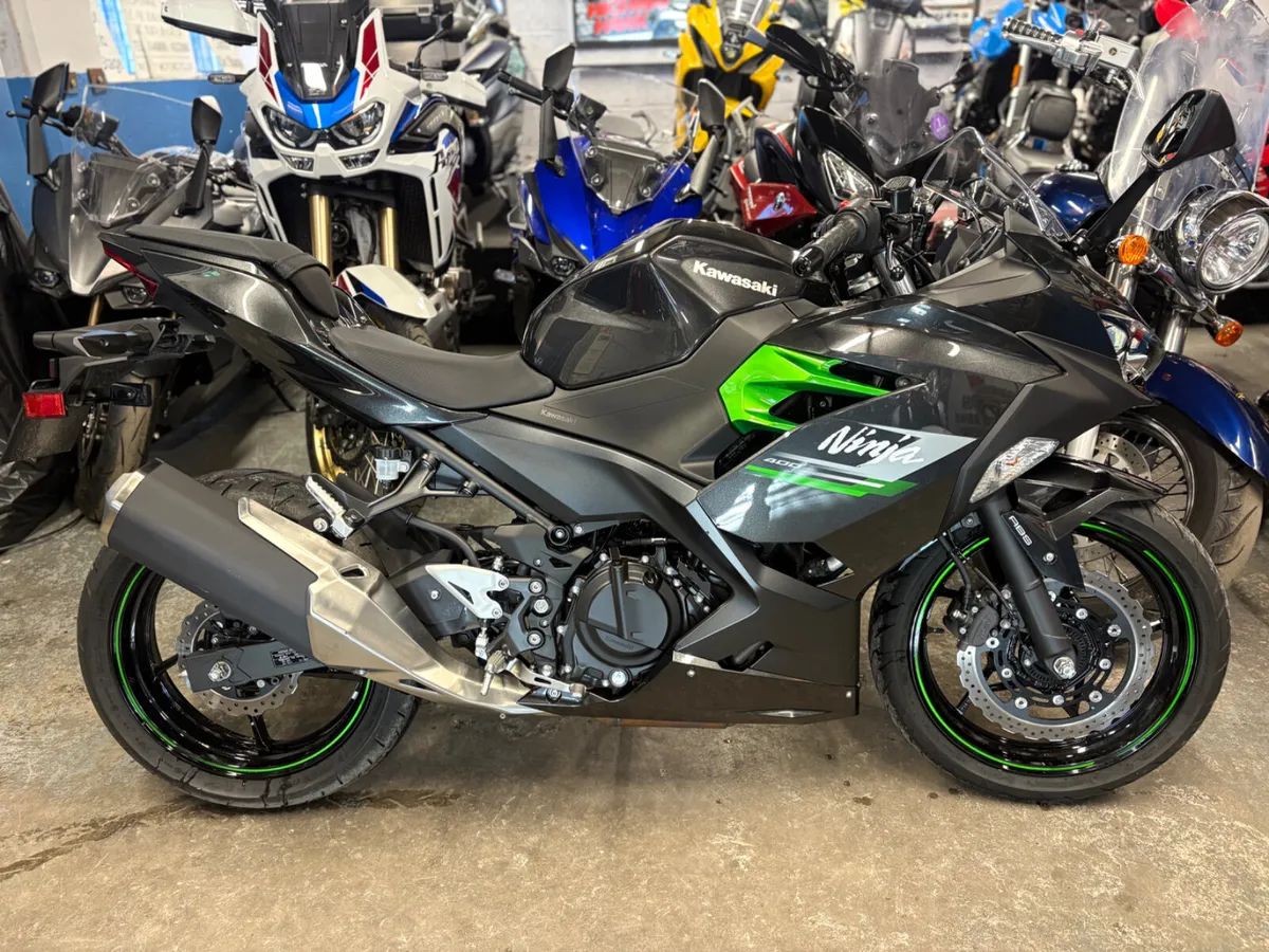 2024 Kawasaki Ninja 400. - Image 1