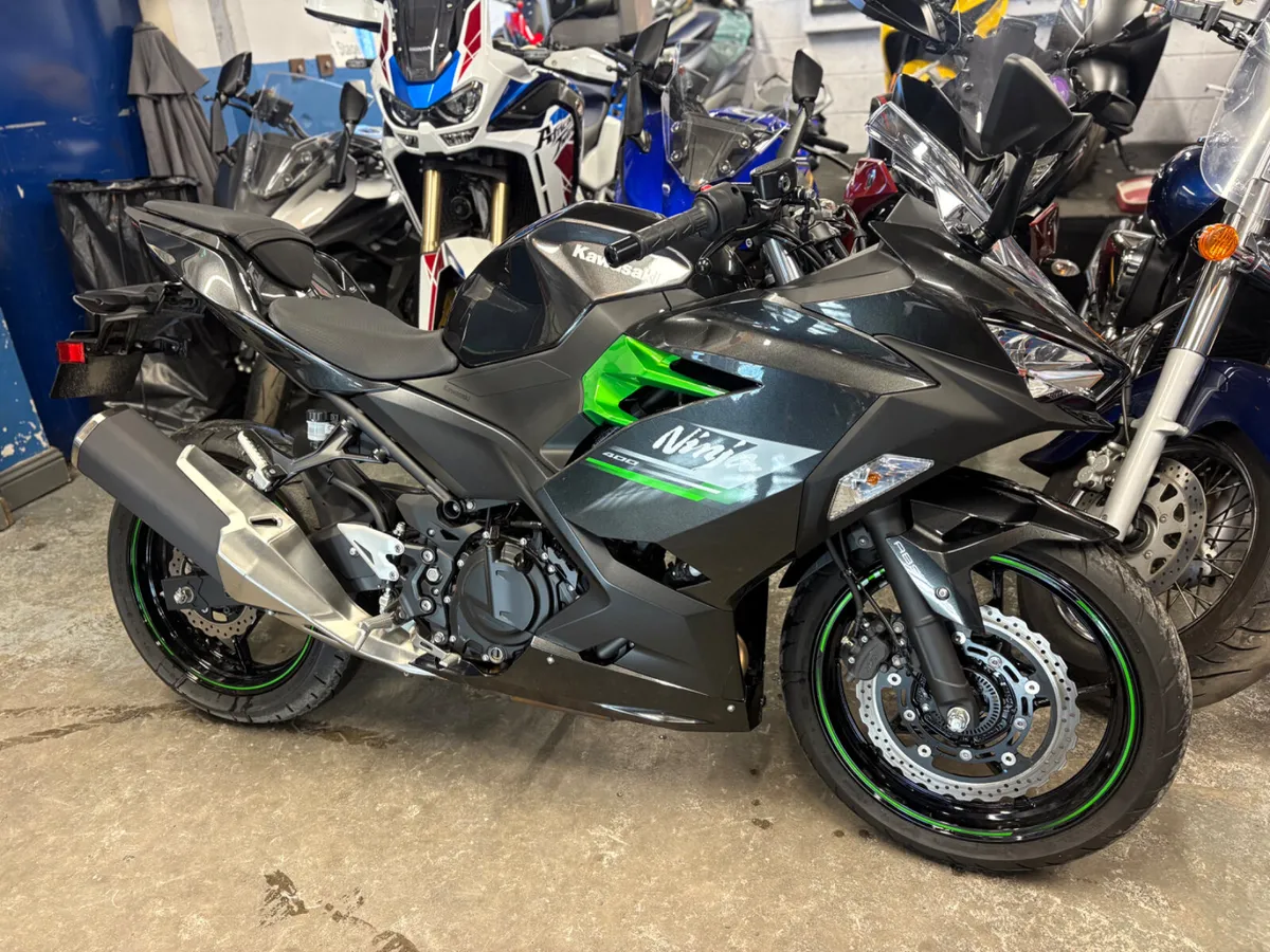 2024 Kawasaki Ninja 400. - Image 2