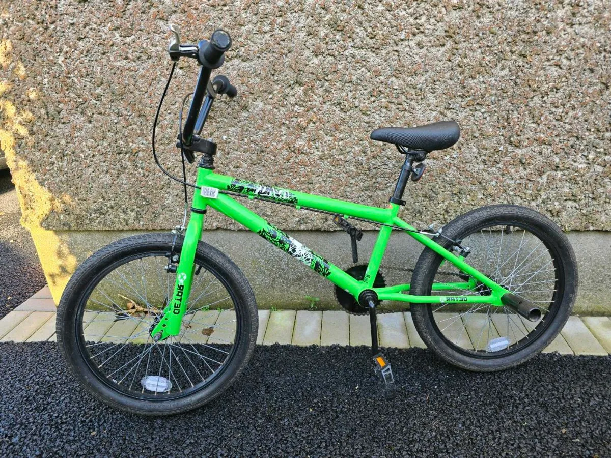 Halfords X-Rated Flair BMX Bike - Image 3