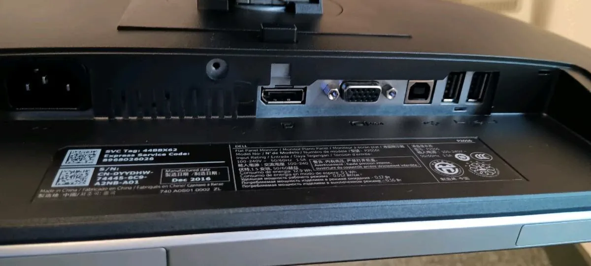 Dell pc monitor and accessories - Image 1