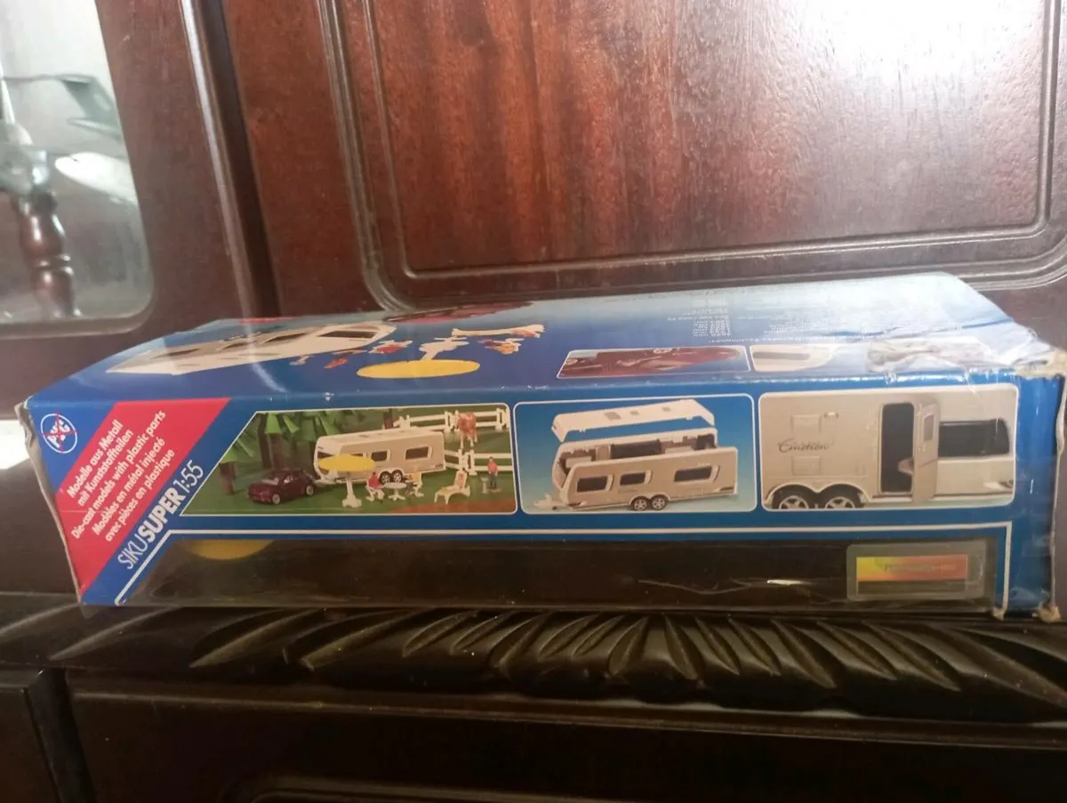 SILKU  1-55 SCALE DIE-CAST MODLE - Image 3