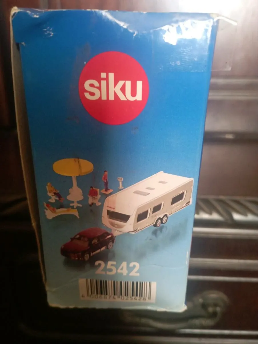 SILKU  1-55 SCALE DIE-CAST MODLE - Image 4