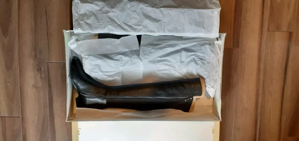 Michael Kors leather boots - Image 2