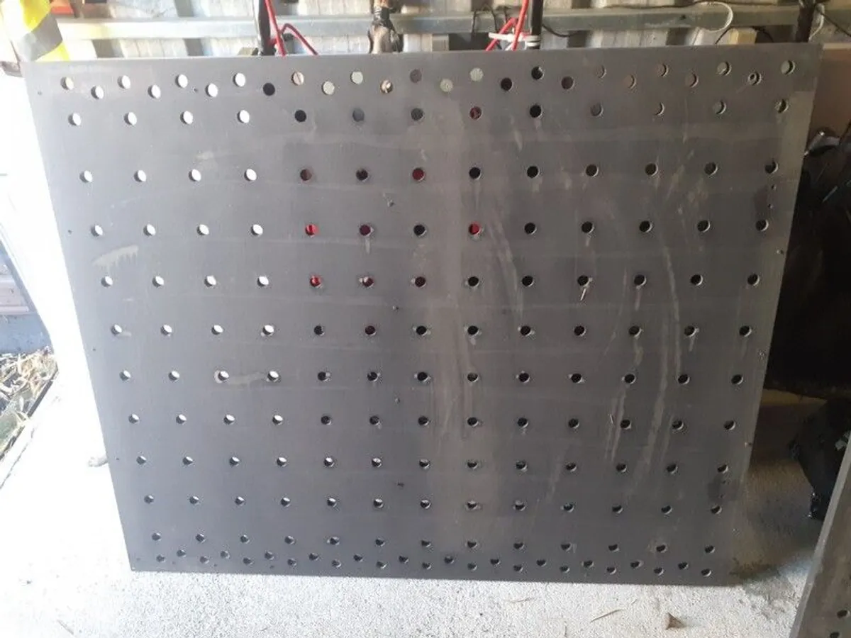 Benchdog 20mm dog hole table top with tool holder for clamping and perfect angle cutting. - Image 2