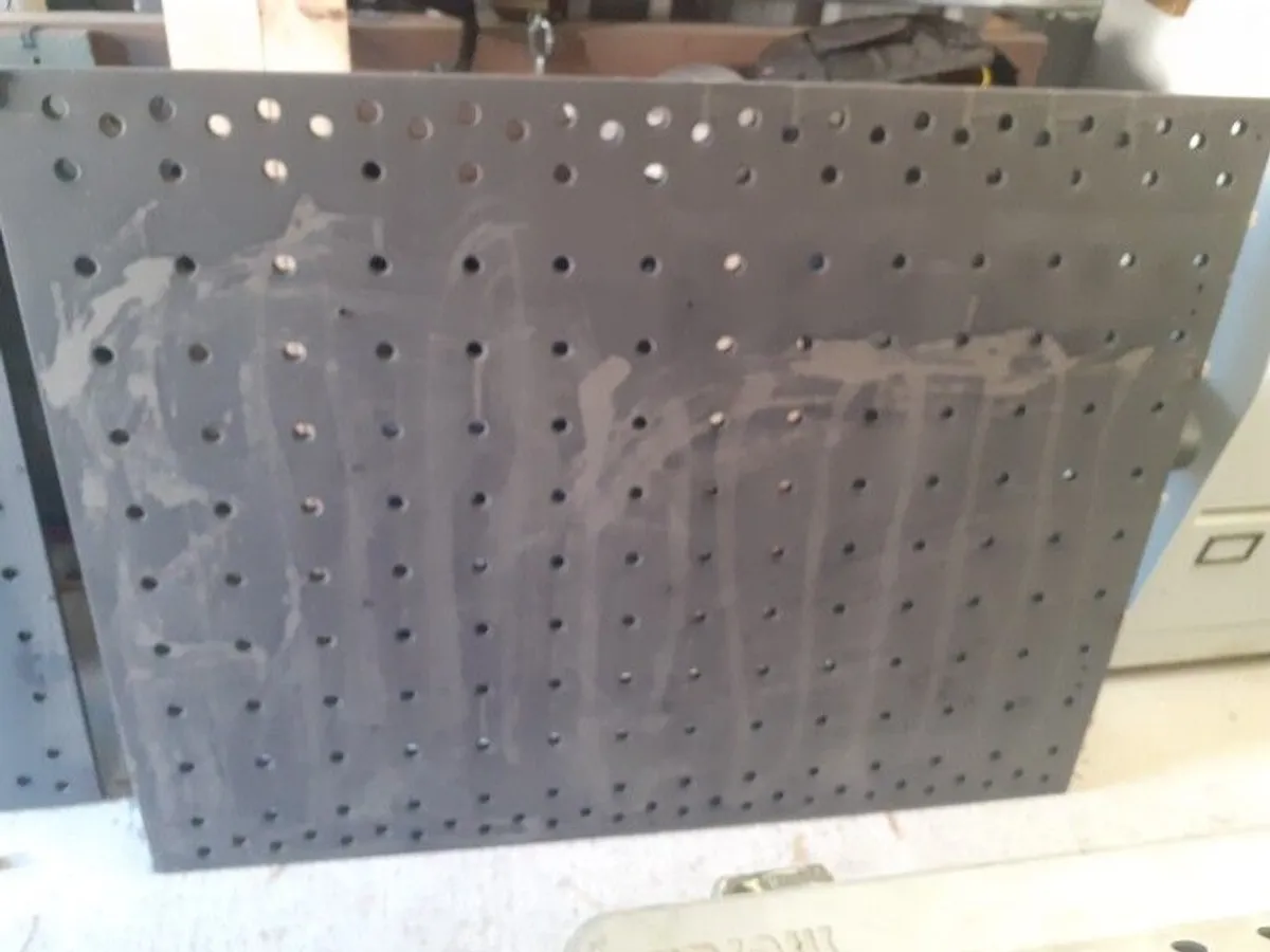 Benchdog 20mm dog hole table top with tool holder for clamping and perfect angle cutting. - Image 3