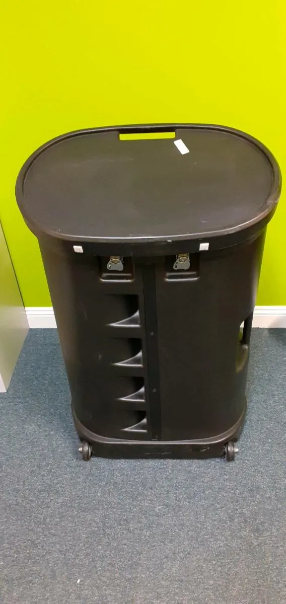 Storage on wheels - Image 1