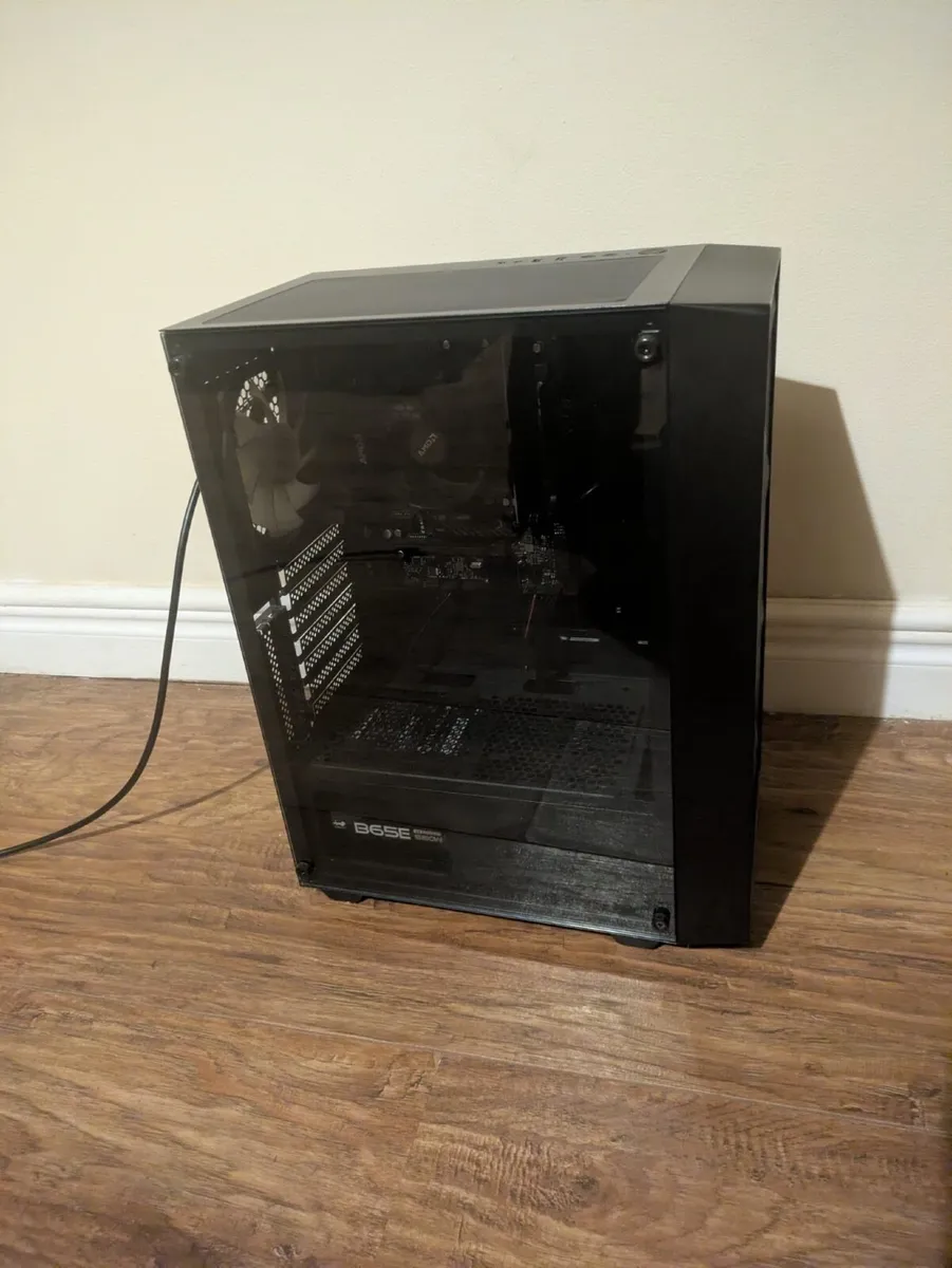 PC AMD-RYZEN 5-8GB - Image 1