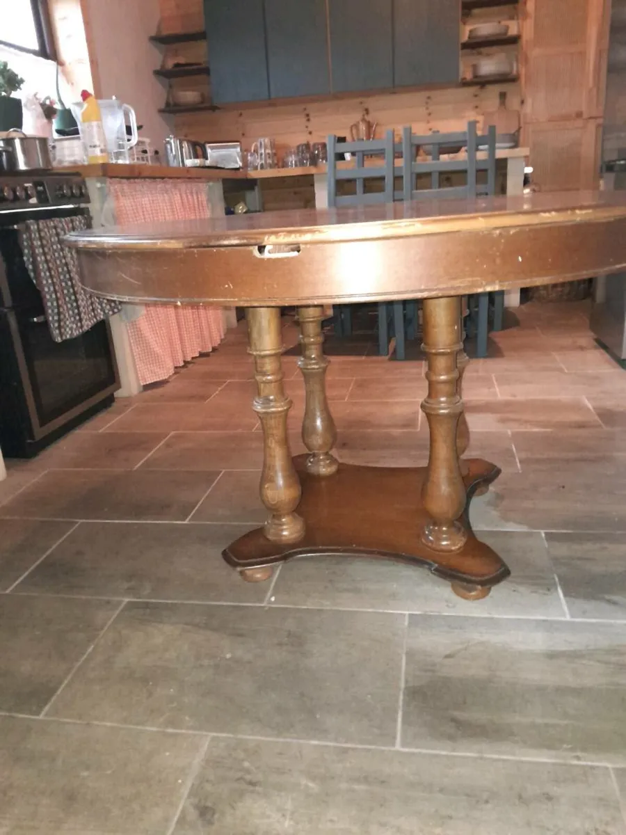 Dining table - Image 2