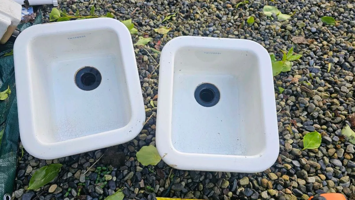 Tiny Home Antique Belfast sinks - Image 2