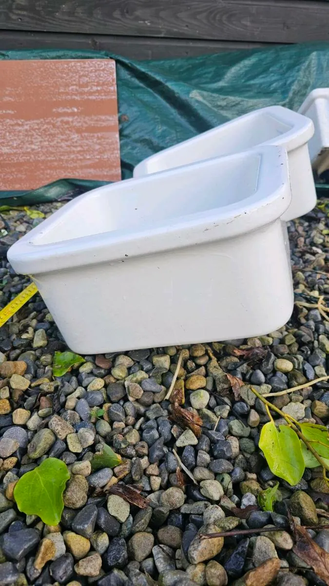 Tiny Home Antique Belfast sinks - Image 4