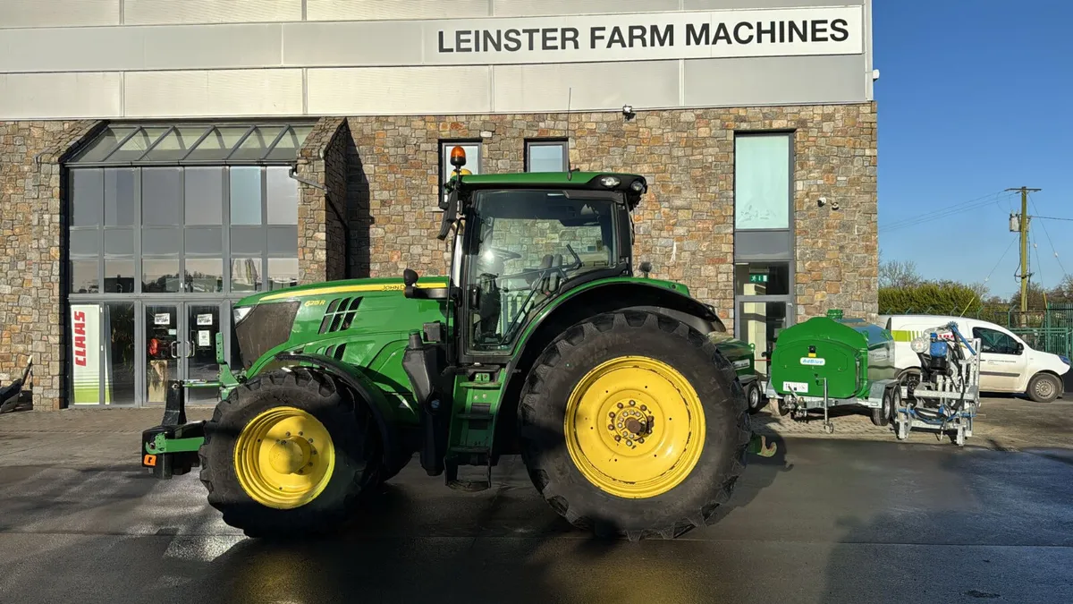 John Deere 6215r 2016 - Image 1