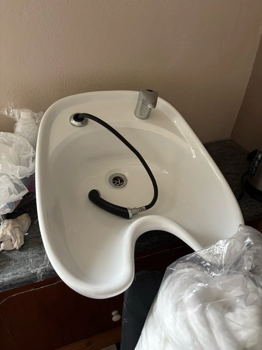 Salon equipment - Image 2